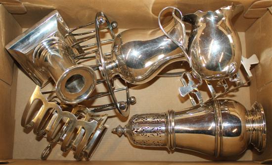 Quantity of silver, including toast racks